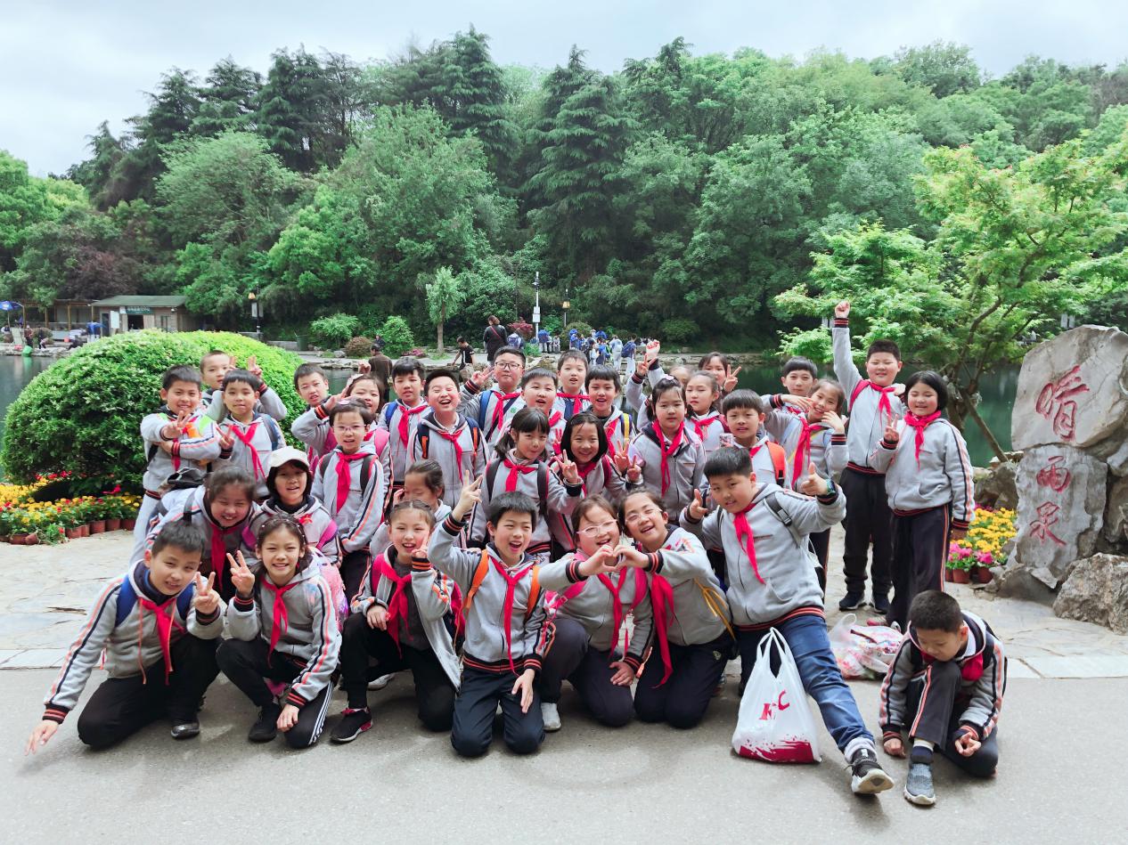春游踏青邂逅珍珠泉南京河西外国语学校研学旅行课程顺利展开